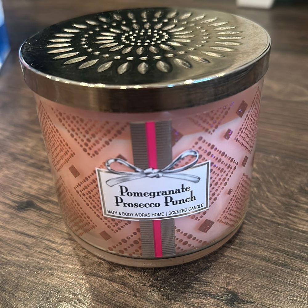 Bath and Body Works Pomegranate Prosecco Punch 3-Wick Candle